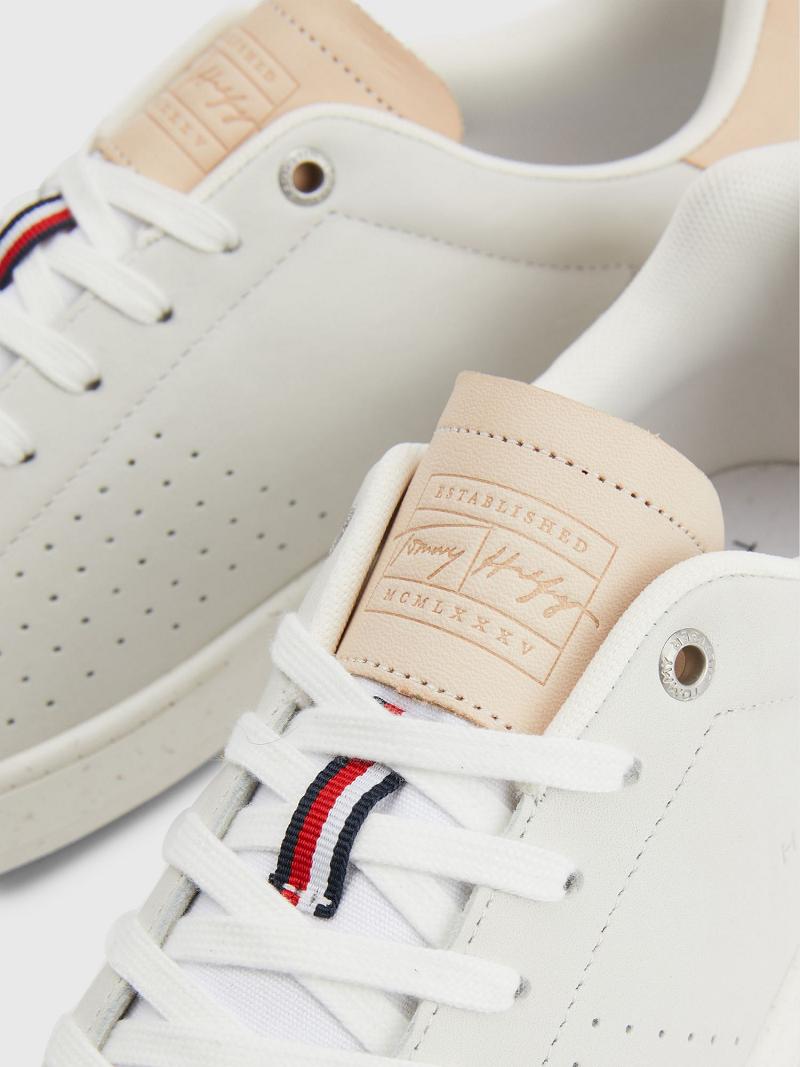 Férfi Tommy Hilfiger Perforated leather Sneaker Fehér | HU 1410YXF